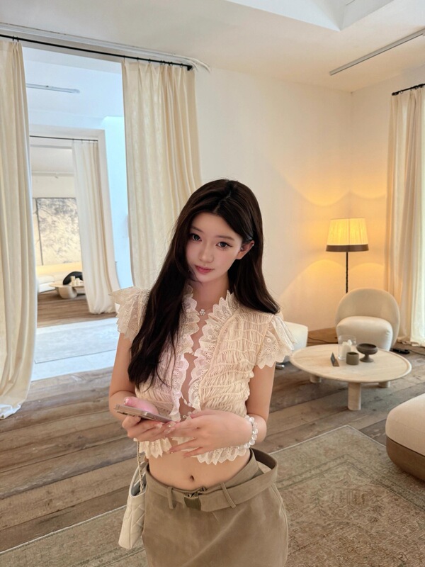 高智感辣妹贝壳链条拼接蕾丝花边正反两穿小飞袖衬衫短款法式小衫|undefined