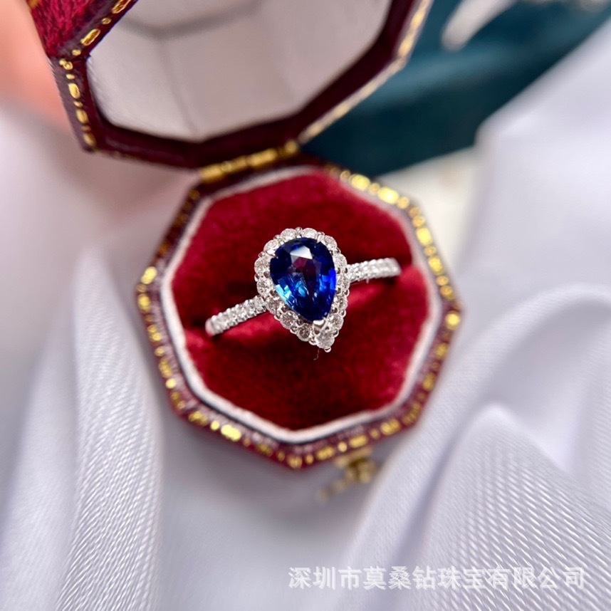 Sapphire ring with stone