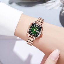 歌迪2022新款时尚日历钢带星期手表女士小方形绿色气质石英腕表
