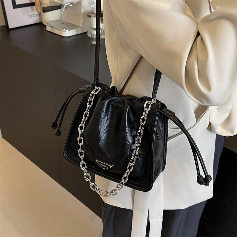 Bolso plegable de moda popular para mujeres 2024 nueva cadena bolso cuadrado sensación de alta calidad bolso casual universal