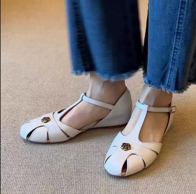 Новые женские элегантные туфли-сандалии на платформе с вырезами в римском стиле, низкий каблук, модная коллекция Весна 2025