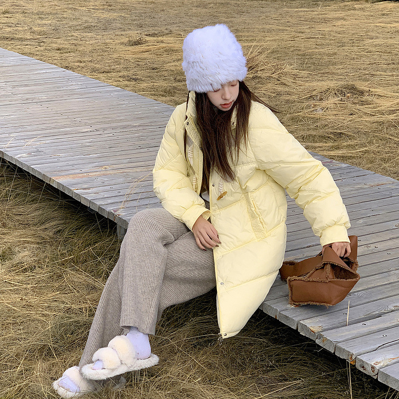 Collar largo 2024 nuevo estilo coreano suelto de moda de invierno de moda de algodón de pluma de mujer abrigo