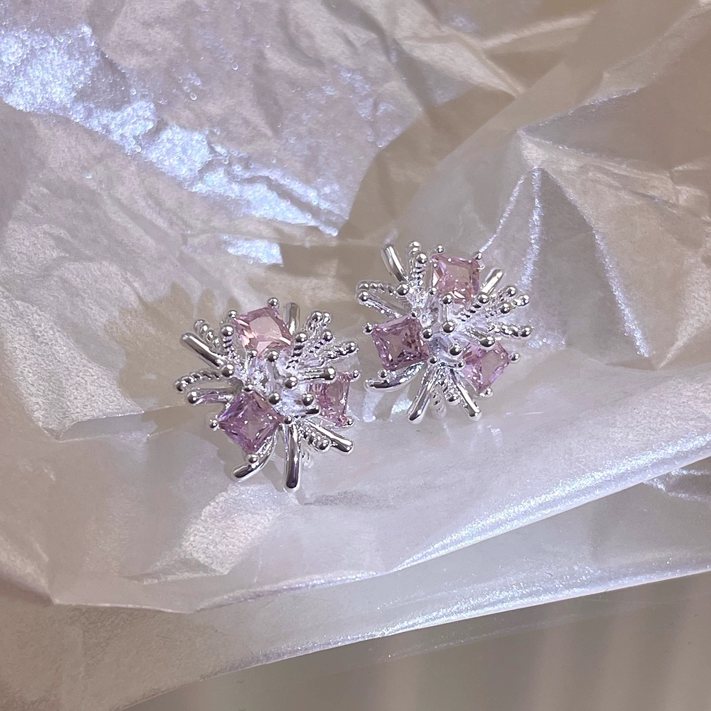 Three pink square diamond silver fireworks earrings [silver needle]