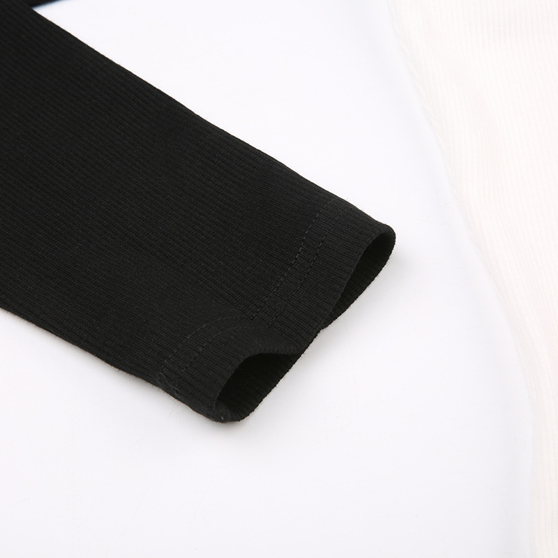 Title 6, T-shirt con maniche plug-in stampate in stile s...