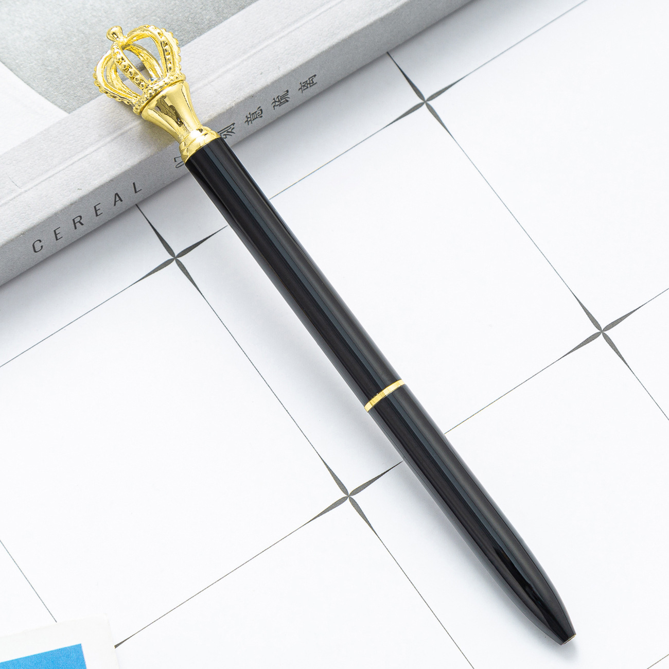 La corona de forma de lápiz de bola de metal de alto valor facial de la niña encantadora clase de regalos grabado nombre del fabricante de lápiz de regalo en stock