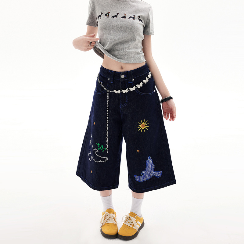 楽しい刺繍デザインのジーンズ、クロップドパンツ、男性と女性のアメリカンレトロトレンディなハイストリートルーズカジュアルワイドレッグショーツ|undefined