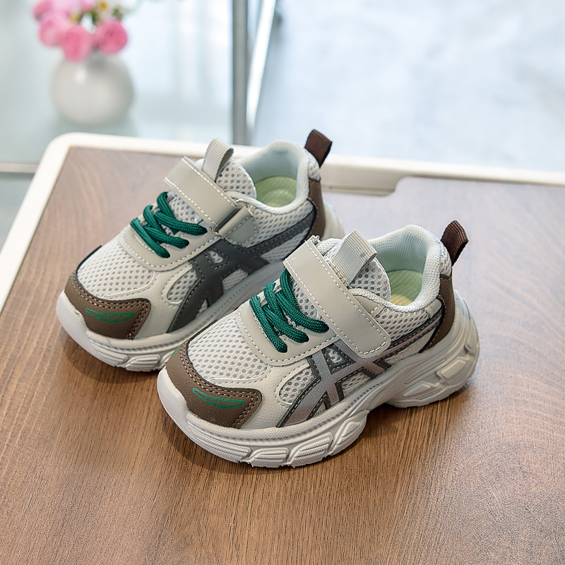 Zapatos deportivos para niños primavera 2026 nuevo tipo de zapatos de papá transpirables de malla primavera y otoño zapatos de suela suave para niños pequeños