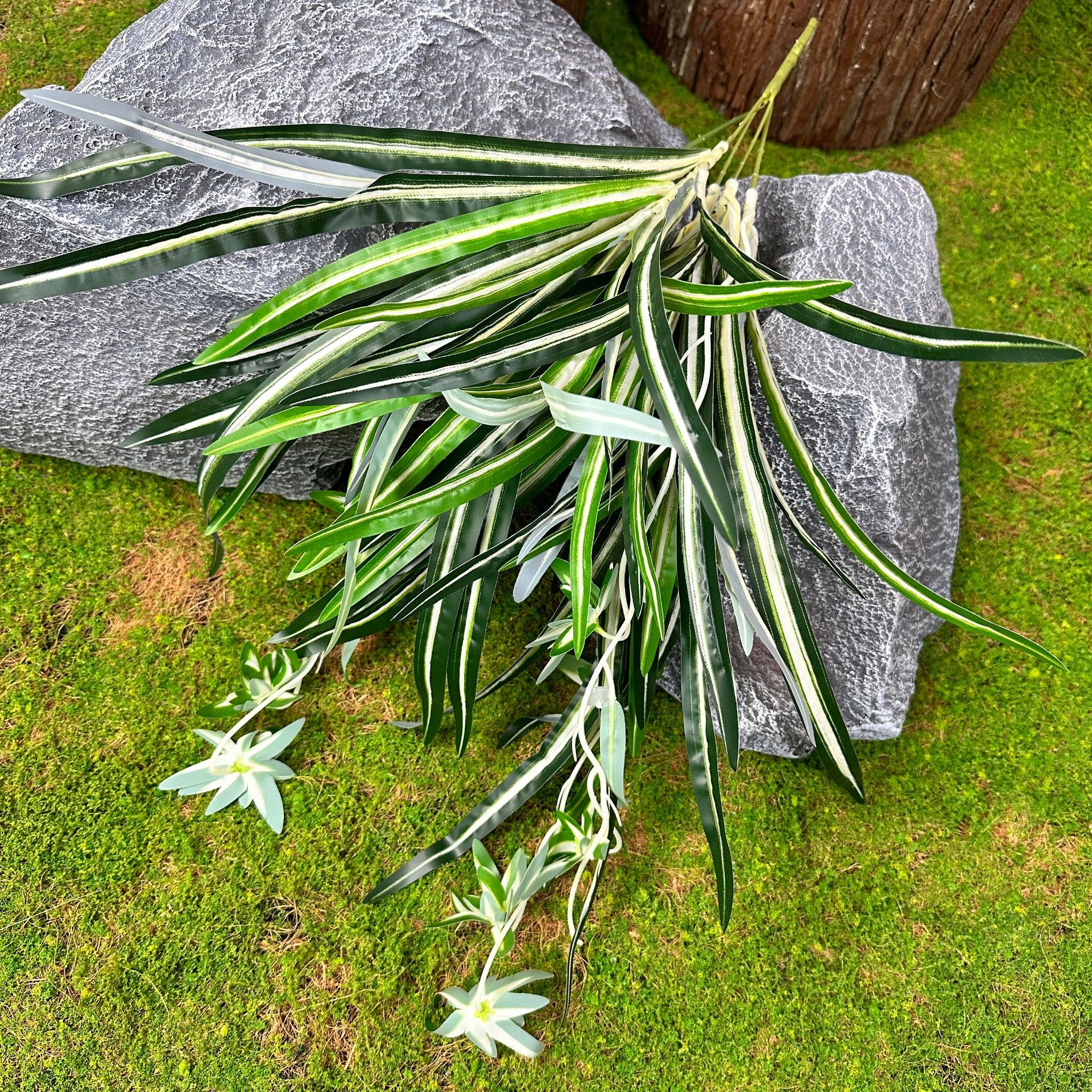 Simulación de plantas verdes Simulación de Phnom Penh Sensación de plantas de hierba araña Pared decorativa Simulación de plantas Decoración de césped falso