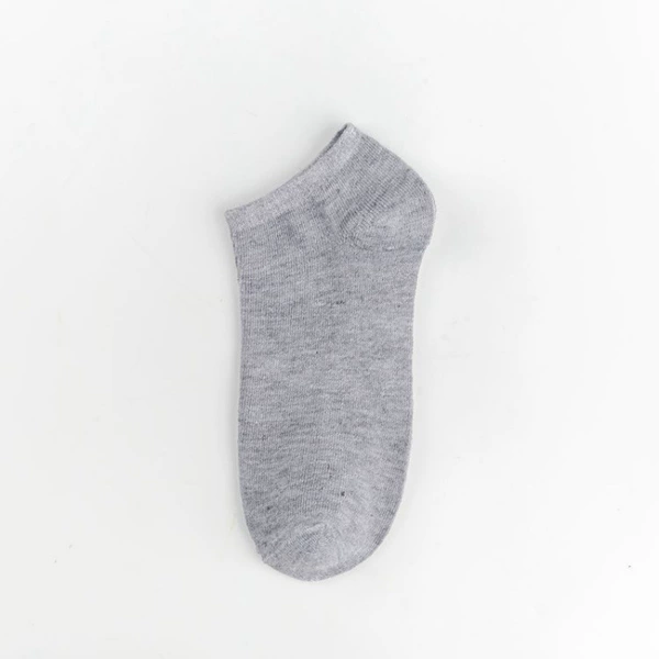 Black, white and gray [gray]