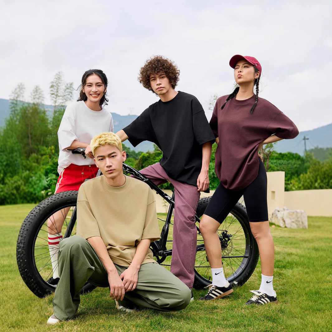 Marca de primavera y verano pesada 240G algodón de hielo de color sólido cuello redondo de manga corta para hombres coreanos simples diarios versátiles camiseta de media manga