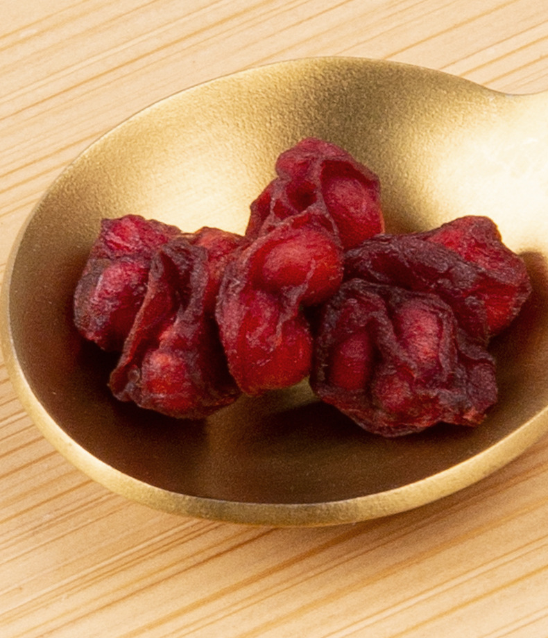 Dried Schisandra Berry Wu Wei Zi 500g Changbai Mountain Herbal Fruit for Tea and Wine Soaking in use