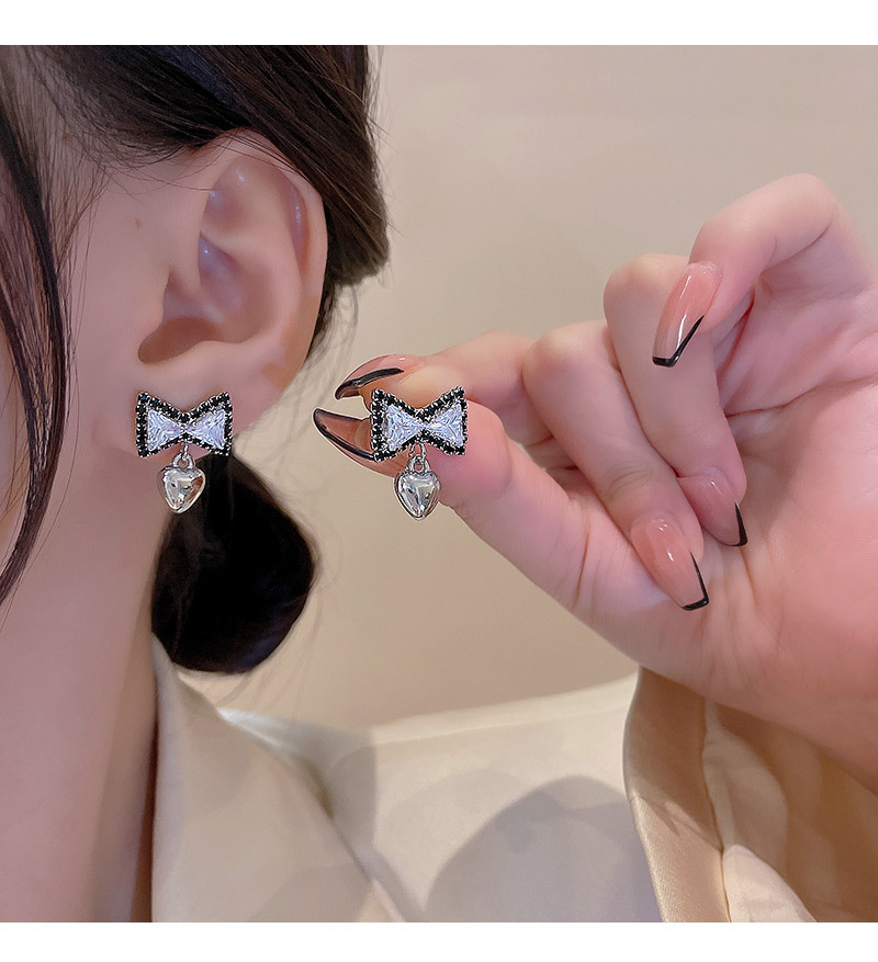 Ins Style Heart Shape Bow Knot Copper Inlay Zircon Drop Earrings 1 Pair display picture 3