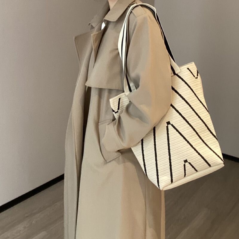 Nordic Wave Pattern Shoulder Bag Large Capacity Tote Bag Finely Woven Open-Top Crossbody Bucket Bag for Women 2025 Crossbody