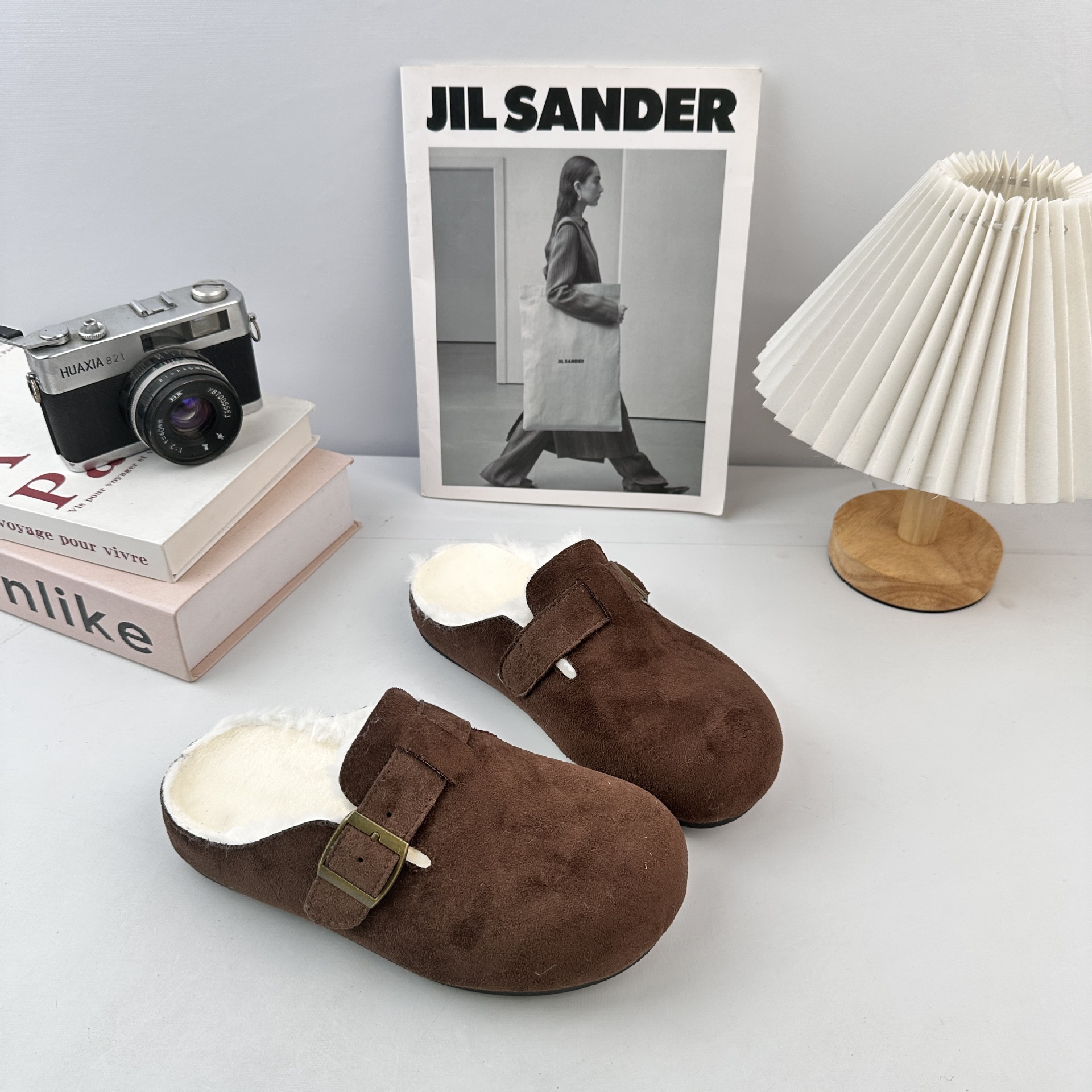 Yuanbo Baotou medio zapatillas de mujer invierno 2025 nuevo tipo de terciopelo de un pie de zapatos de calzado retrógrados zapatos individuales