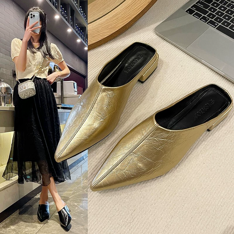 Острая голова ретро Баотоу тапочки женский навесной и летом 2025 года серебряные ленивые туфли Мюллер низкие каблуки, мягкая кожа полутощая