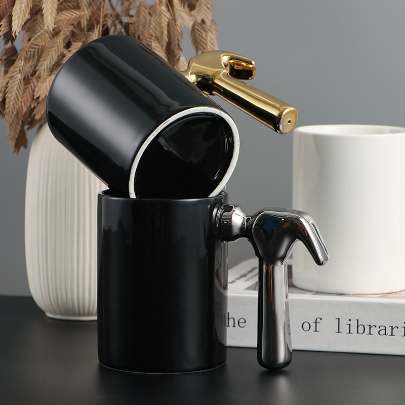 Creativo galvanizado oro y plata martillo mango taza de cerámica hardware taza logotipo publicitario regalo taza de café