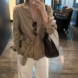 法式复古卡其色长袖衬衫外套女2026春秋季新款时髦洋气系带收腰上