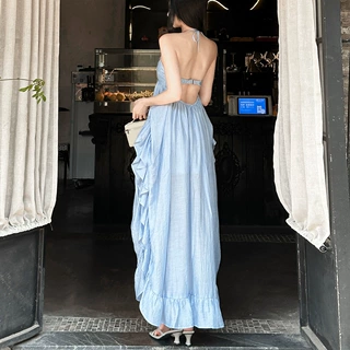法式挂脖浅蓝长裙度假风褶皱荷叶边显瘦连衣裙
