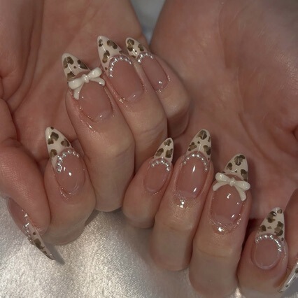 Cross-Border Hot-Selling Almond French Leopard Print Manicure Wearable Nails Short Pearl Bow Wearable Fake Nails Cross-Border Hot-Selling Almond French Leopard Print Manicure Wearable Nails Short Pearl Bow Wearable Fake Nails