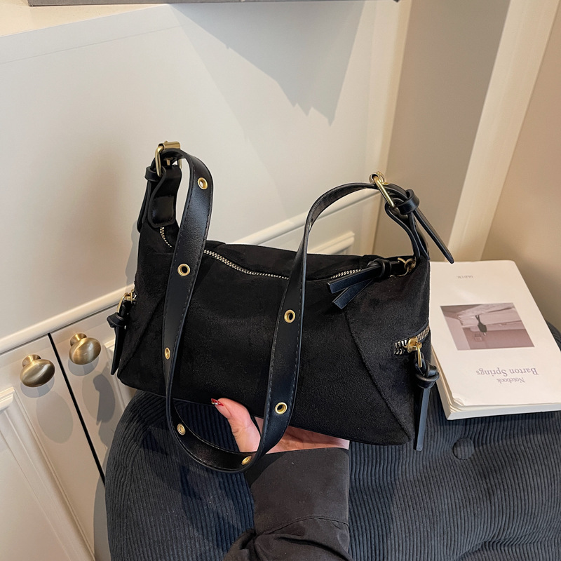 Bolsa de almohada de gamuza retro esmeriada, bolsa de hombro, bolsa de brazo, otoño y invierno de 2025, nueva bolsa de mochila para mujeres