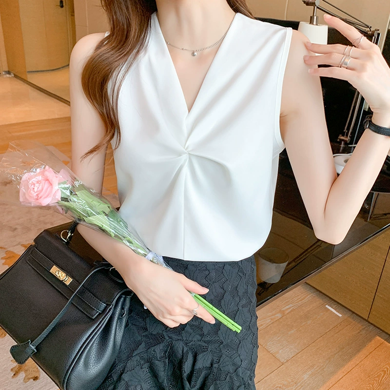 Женский атласный топ без рукавов, лето 2024, новый стиль, свободная и стильная тонкая шифоновая рубашка с v-образным вырезом и внутренней частью