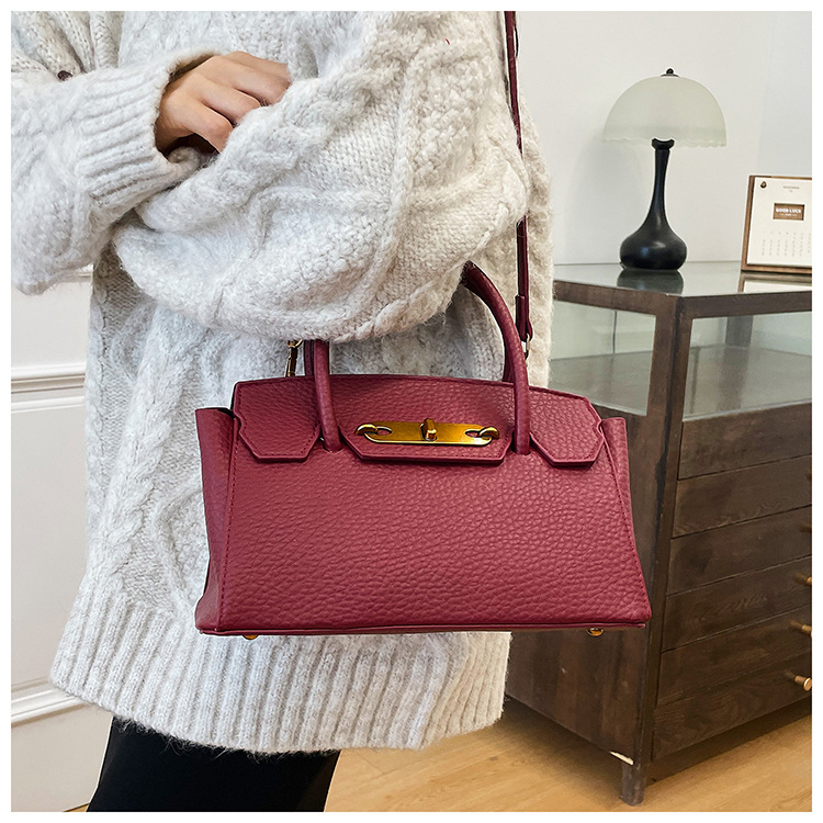 1687g Weight Lock Fashion Element Lock clasp Closure Type Single Shoulder Strap Strap Type Handbag Bags Type Casual, Street, Shopping Occasion Pu Leather Material Solid Color Pattern All Seasons Season Women's Gender Elegant, Classic Style Style Square Shape Medium Size Women's Medium Pu Leather Solid Color Elegant Classic Style Lock Square Lock Clasp Handbag 1