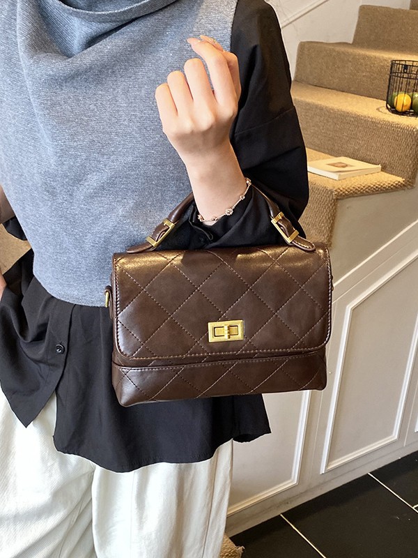 Bolso para mujeres 2025 nueva moda moda bolso portátil de cadena de diamante bolso cuadrado de mano alta humedad versátil bolso de mochila