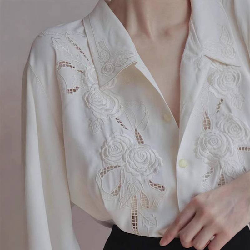 French Age-reducing Beautiful Western Style Unique Chic Shirt Mature Royal Sister Top White Embroidered Hollow Shirt Female Spring