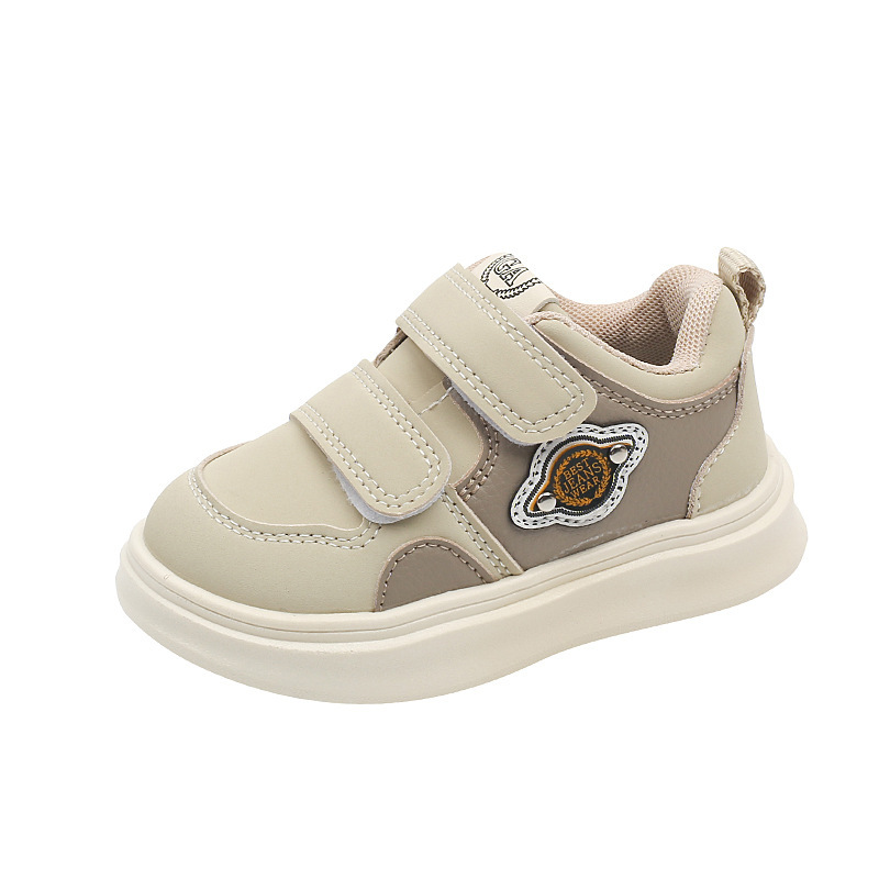 Scarpe casual da tavola da ragazzo bianche con suola morbida e traspirante, versatili, per la stagione primavera e autunno 2024 per bambini_voghion.com