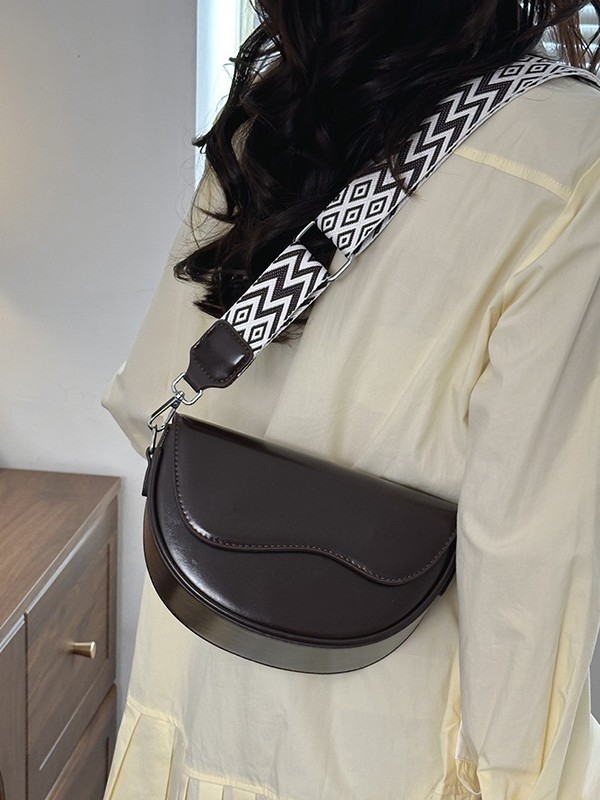 Bolso para mujeres 2026 nuevo cross-border correa de hombro ancha bolsa de silla de hombro de alta calidad lujosa ligera bolsa de mochila casual
