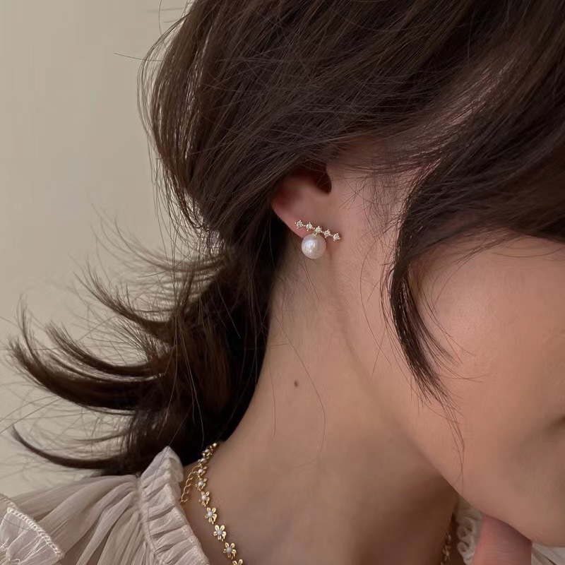Korean style simple pearl rhinestone earringspicture1