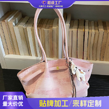 跨境2026春季新款洋气大容量包包女个性单肩腋下包休闲通勤托特包