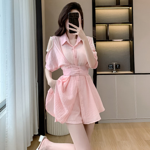 Summer Wear, a Complete Set of Pearl Off-Shoulder Shirt and Shorts Two-Piece Sun Protection Design Suit