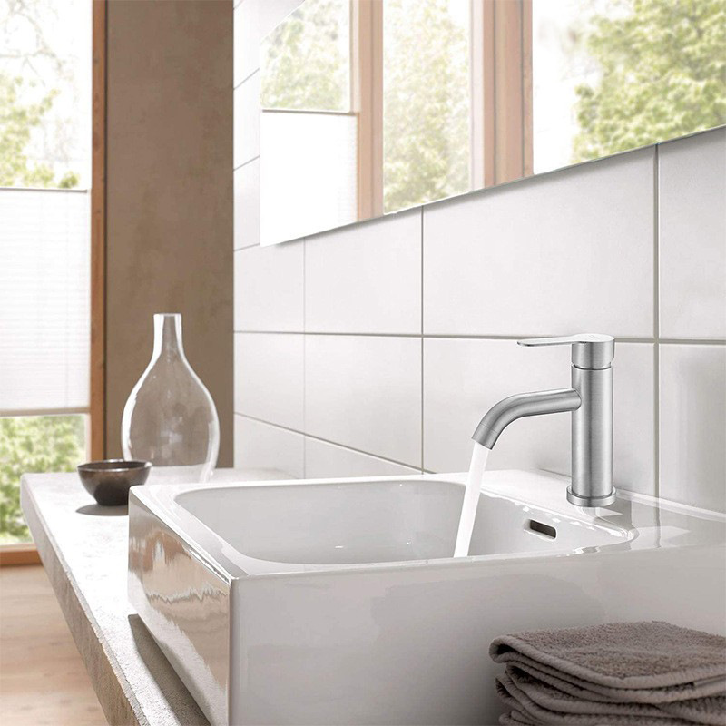 Factory direct sales of 304 stainless steel washbasin faucet, single-hole cold and hot mixed water, bathroom hand washing basin faucet Application Scenario