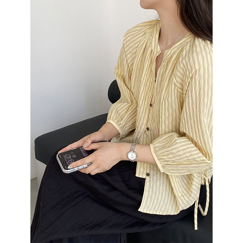 Jiangzuo Comfortable and Stylish Japanese-Style Striped Ruched Tie Shirt for Women, Summer Shirt, Age-Reducing Retro Top 1836