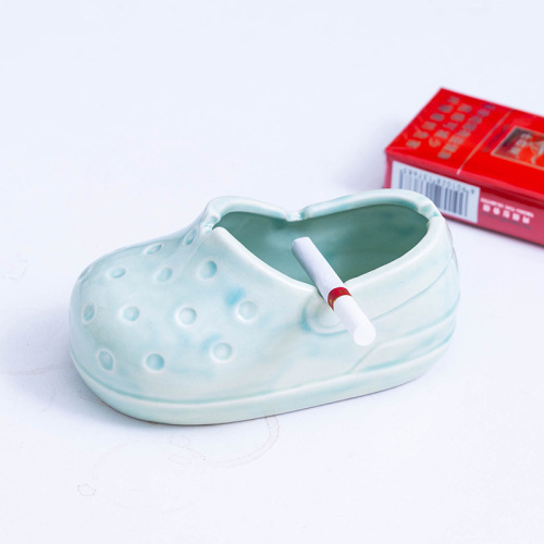Creative cartoon ashtray, personalized fashionable ceramic shoe ashtray, boyfriend gift, living room KTV home office ashtray