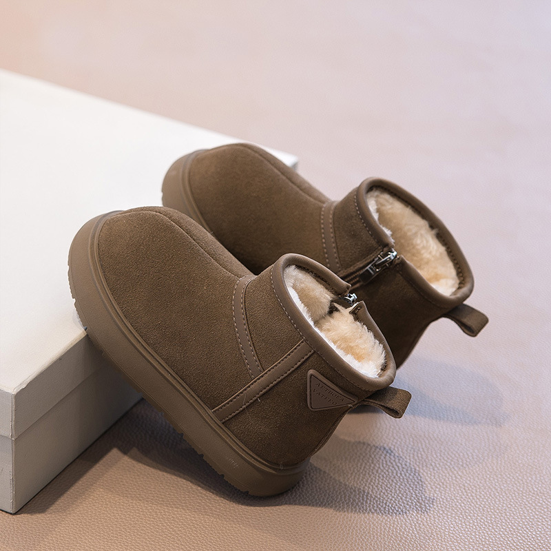 儿童雪地靴女童2025冬季新款棉鞋加绒厚底面包鞋保暖男童卡皮巴拉