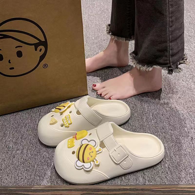 New Style Hole Shoes Women's Outer Wear 2024 Summer Thick Sole Dung Feeling Lightweight Seaside Beach Non-slip Wrap Shoes Women
