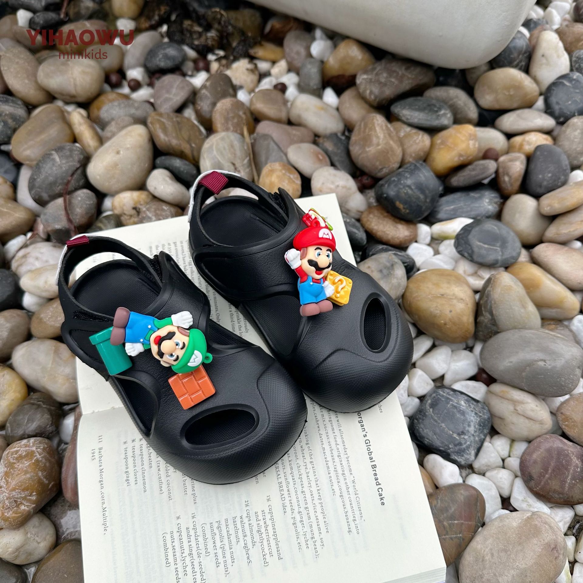 Ready for Shipping! Children's Sandals, New Summer Style, Boys' Closed-Toe Beach Shoes, Girls' Fashionable Versatile Sandals for Young and Middle-Aged Children.
