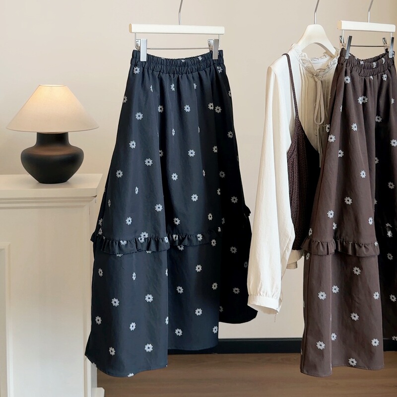 Vintage Artistic Daisy Print Women's Skirt, Fall 2026 New Style, Elastic Waist, Slimming Mid-Length Fluffy Bud Skirt Vintage Artistic Daisy Print Women's Skirt, Fall 2026 New Style, Elastic Waist, Slimming Mid-Length Fluffy Bud Skirt