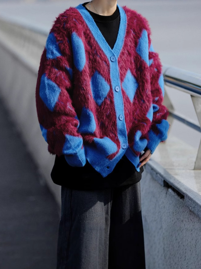 Cardigan with diamond pattern