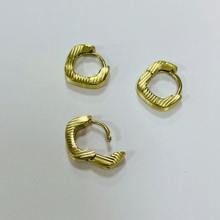 �¿������������h���ԭ�~�ߎ׺����ֹ������W���羳�nϵС���r��