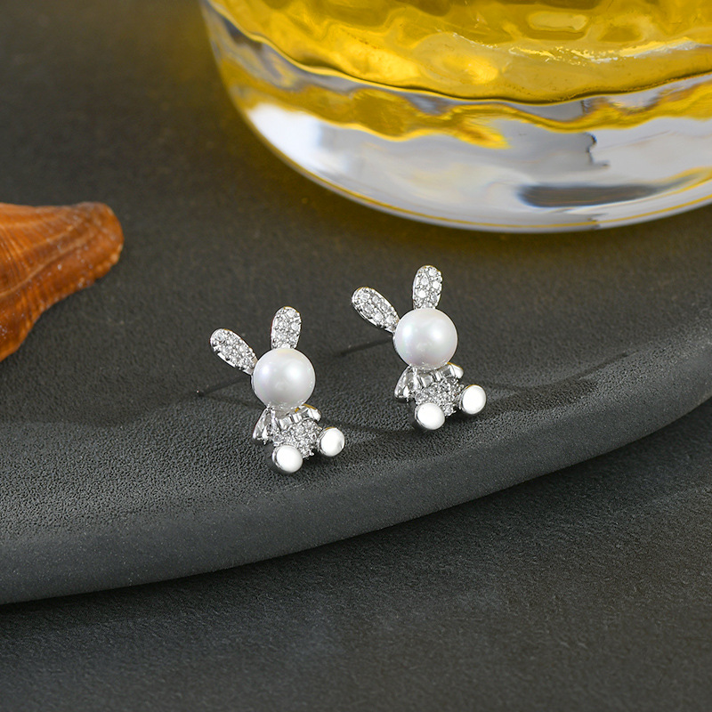 Fashion Rabbit Copper Inlay Artificial Pearls Zircon Ear Studs 1 Pair display picture 2