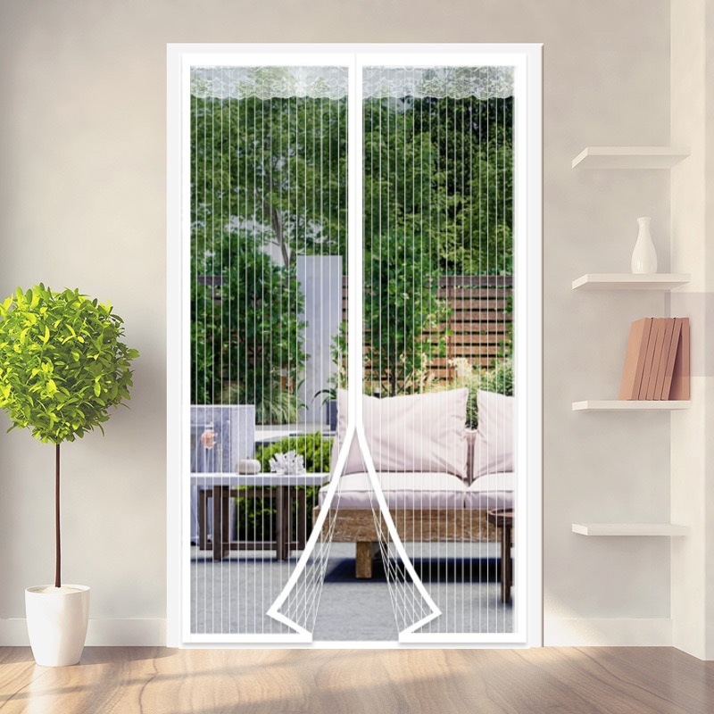 흰색 암호화 줄무늬 커튼