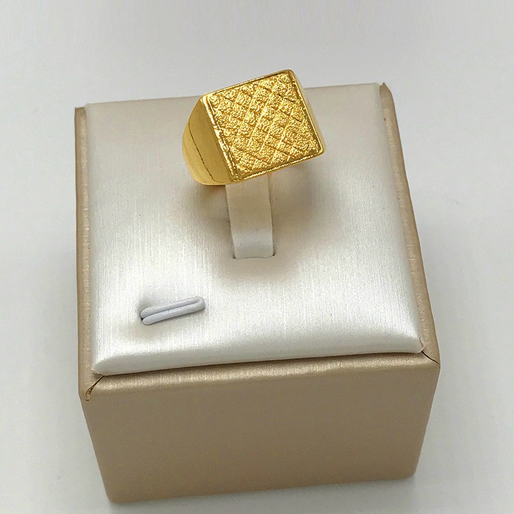 黄銅の金メッキの福の金儲けの指輪の男性の多種類の車の花は宝の蛇口の関公の戒子の金メッキの指輪を招きます。