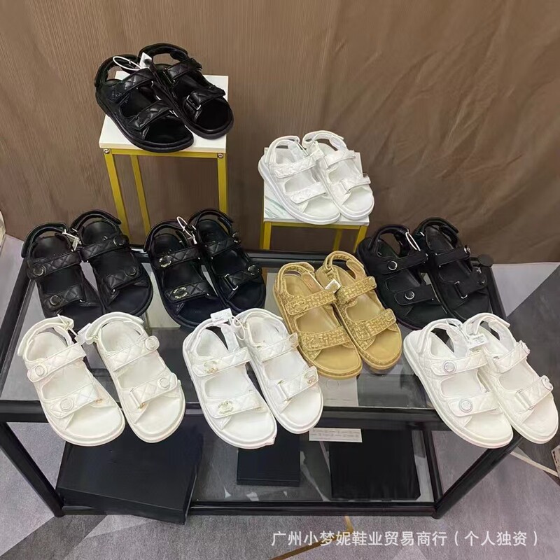 C Letter Metal Buckle Velcro Beach Sandals 2025 Spring and Summer Thick Bottom Round Head Diamond Plaid Leather Light Luxury Women's Shoes