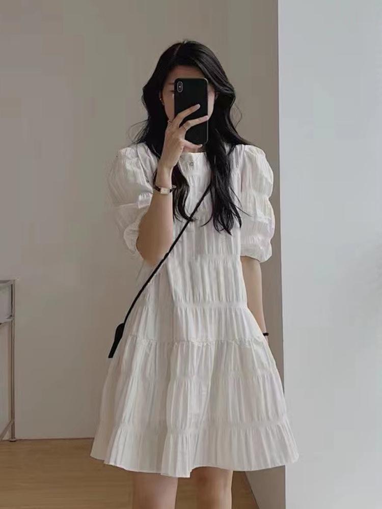 幫手主圖-小個子白色褶皺連衣裙女夏溫柔風寬松顯瘦短裙適合梨形