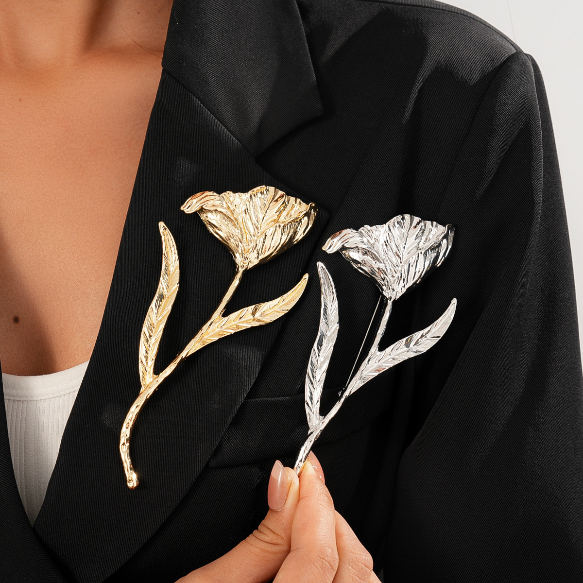 Personalidad europea y americana sensación de metal transfronterizo flor plegada broche temperamento de moda fría nicho accesorios de alta calidad mujer