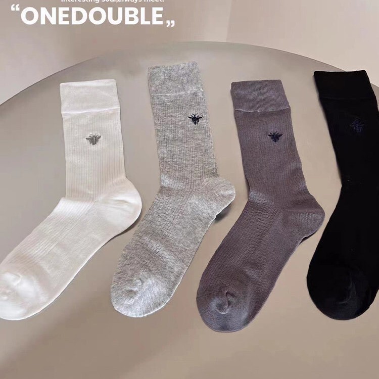 Summer Women's Thin Trendy Bee Embroidery Socks, Pure Gray Cotton Mid-Calf Socks, Seamless Slouch Socks, Jk Style