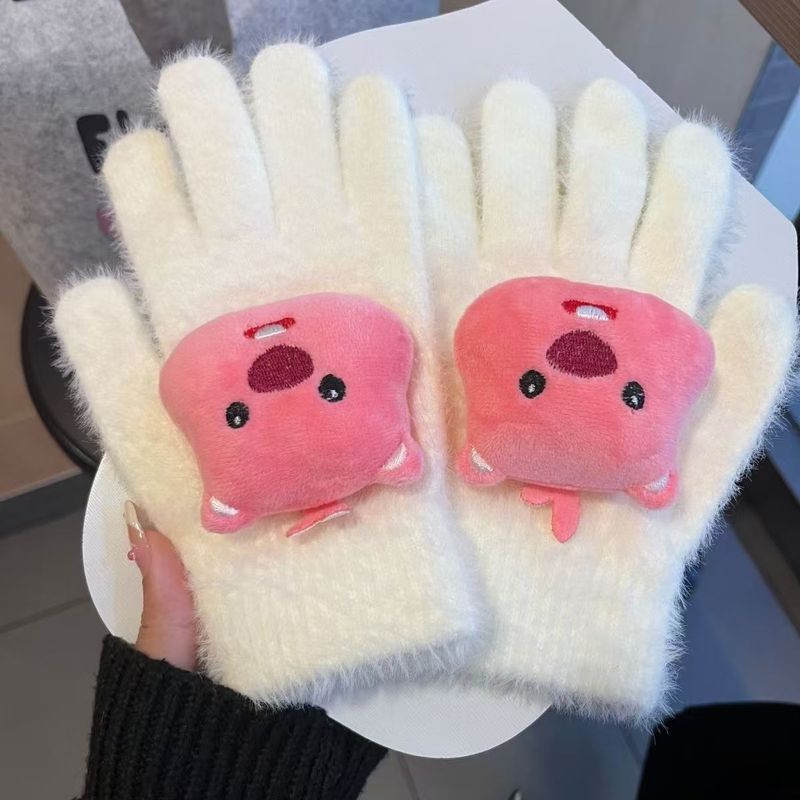 ネットの赤いタイプはぬいぐるみの手袋の冬の女性のかわいい五指の学生が自転車に乗って保温ニットの毛糸の手袋を厚くします。|undefined